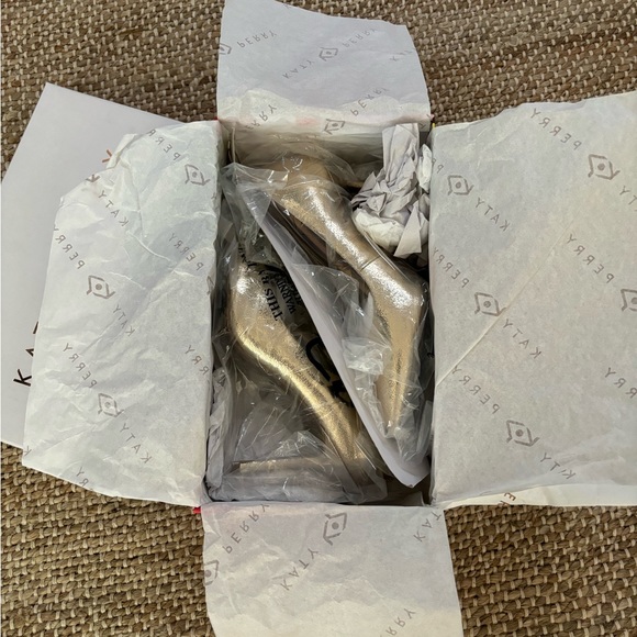 Katy Perry Pointed Toe Pumps - The Sissy in Champagne - Picture 11 of 13